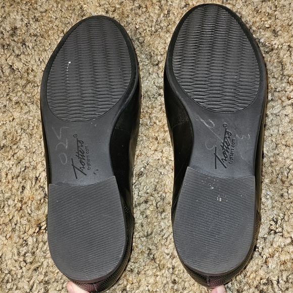 3 for $25 / Trotters loafers - Picture 4 of 4